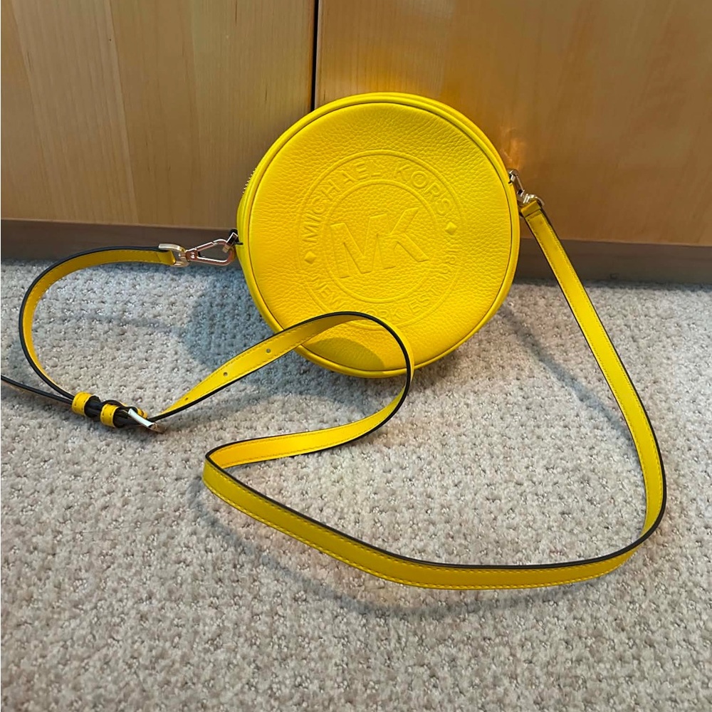 New Michael Kors Bright Yellow Round Crossbody Bag